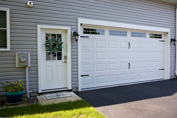 24/7 Emergency Garage Door Panel Replacement experts in Jasper, FL